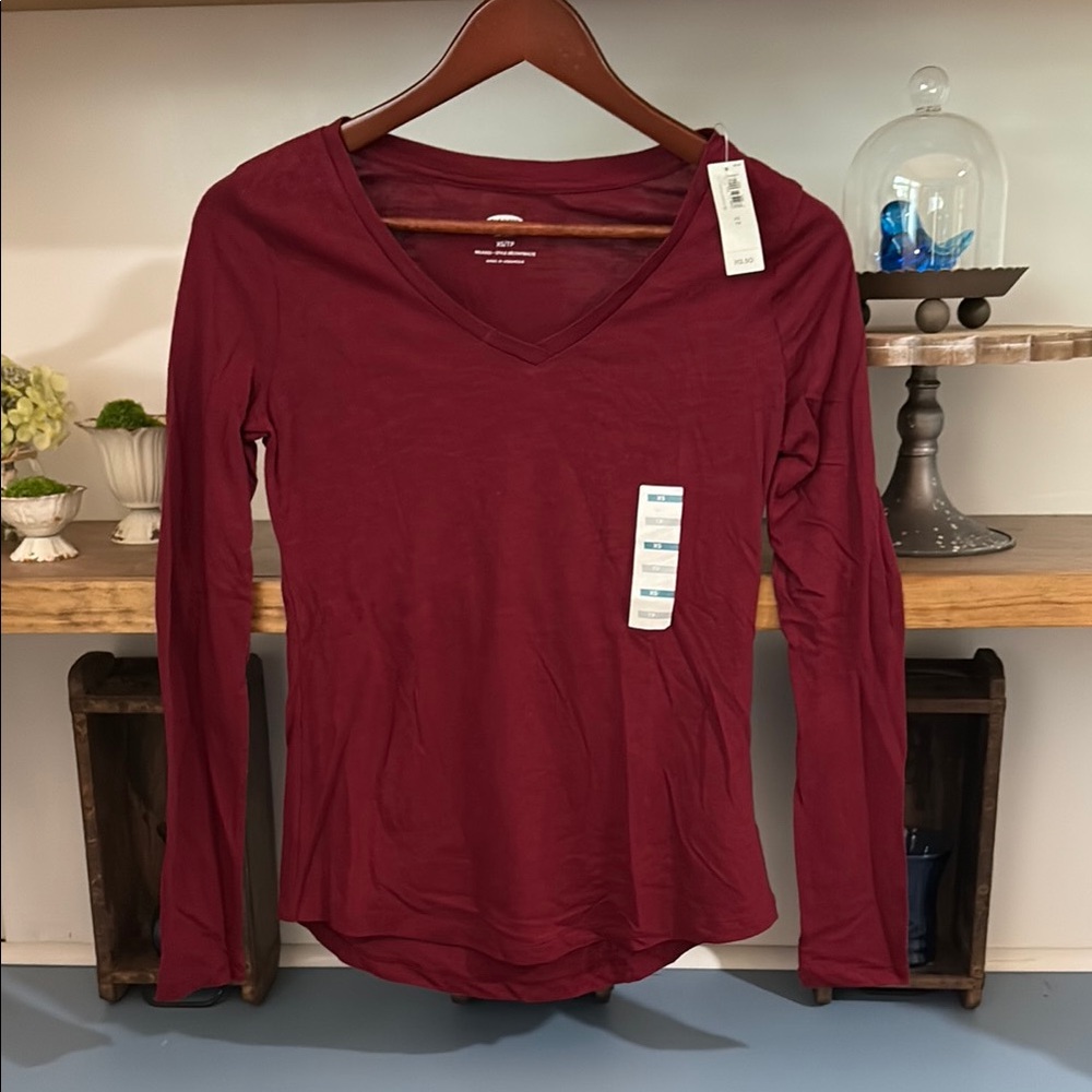 Women's V-Neck Long Sleeve Top - Burgundy